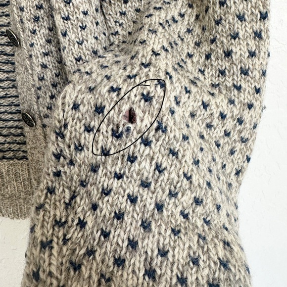 Vintage LL Bean Cardigan Wool Sweater Size Medium Tan with Blue Dots - Picture 5 of 6